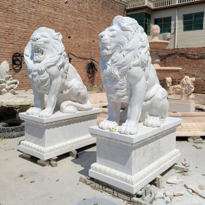 China 2024 Garden Outdoor Decoration Animal Statue Life Size Hand Carved Natural Marble Stone Roaring Lion Statues Sculpture For Sale for sale