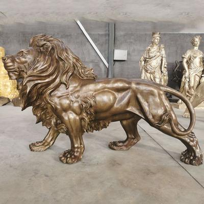 China Outdoor Life size garden decoration bronze lion statue brass lion sculpture for sale for sale