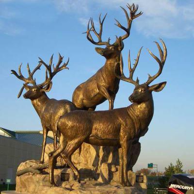 China Outdoor Garden Large Copper Brass Bronze Deer Sculpture Statue for Decor and Ornament for sale