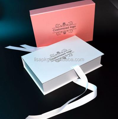 China Handmade Custom Luxury White Freestanding Cardboard Boxes Manufacturers For Clothing for sale