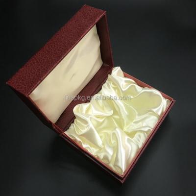 China Handmade Custom Logo Luxury Wholesale Decorate Gift Wooden Box With Satin for sale