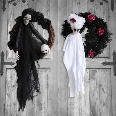 China Halloweens Popular Gift Halloween Ghost White Door Hanging Ghost Festival Horror Party Garland Ornament for sale