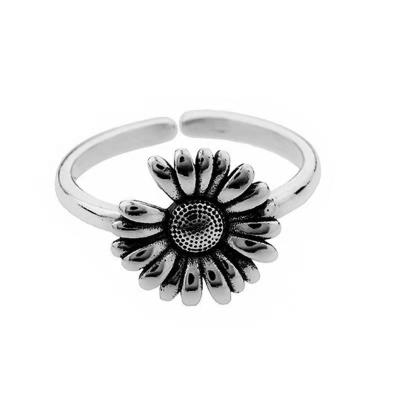 China Factory Wholesale Fashion Jewelry Durable Little Daisy Ring Silver Lady Retro Ring for sale