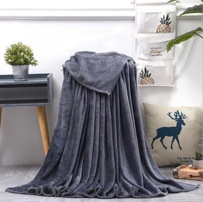 China Wearable 100% Polyester Fleece Blanket For Hotel for sale