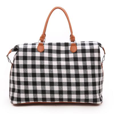 China Large capacity canvas fitness bag fashion sports gym waterproof dufel travel bag for women weekender plaid bag for sale