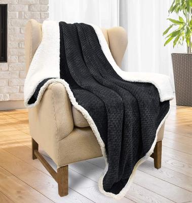 China Anti-Bacteria Double Side Gray Thick Heavyweight Comfortable Ultra Plush Fleece Custom Sherpa TV Blanket for sale