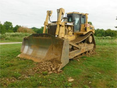 China Year 2003 Second Hand Bulldozers , Caterpillar D8R Mini Crawler Dozer For Sale  for sale