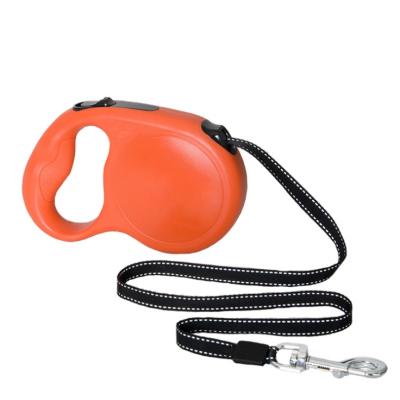 China Reflective Wholesale Outdoor Portable Pet Accessory Auto Retractable Adjustable Dog Leash For Walking Hiking Jogging Running for sale