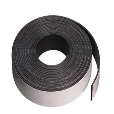 China Rubber Magnet Customized Isotropic Flexible Rubber Magnetic Strip Magnet With Self Adhesive for sale