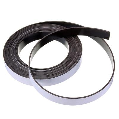 China Strong Rubber Magnet 3M Self Adhesive Rubber Magnetic Strip Magnetic Tape Roll for sale