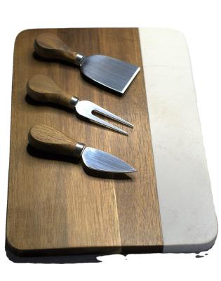 China Sustainable Cheese Bamboo Board With 4 Piece Stainless Steel Cutlery Set Charcuterie Board for sale