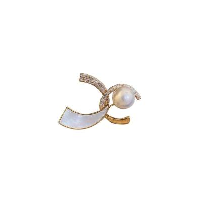 China Popular Fashion Crystal Rhinestone Pearl Flower Brooches Pins Women Girl Anti-exposure Brooch Overcoat Dress Suit Clothing Accessories for sale