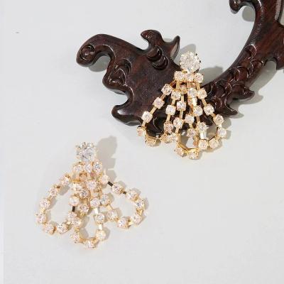 China TRENDY Fashion Women Clear Rhinestone Long Tassel Earrings Needle Temperament Earring Luxury Lady Party Drop Earrings for sale