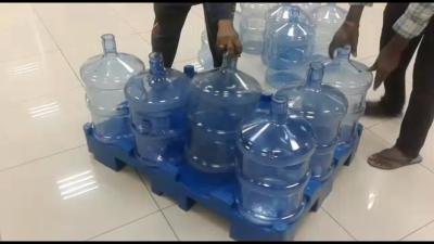 中国 ペット物質的な水差しパレット18.9Lか直面される5ガロンのプラスチック単一 販売のため