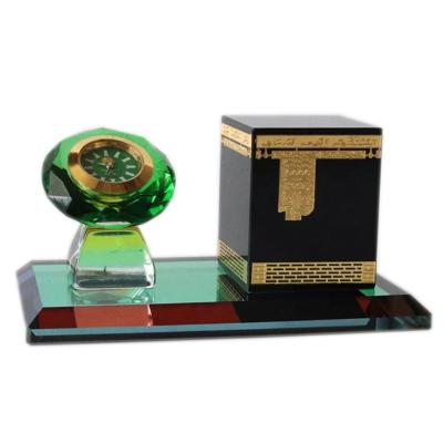 China Middle East Customized Green Crystal Glass Diamond Clock With Crystal Kaaba Model For Islamic Decoration Gifts for sale