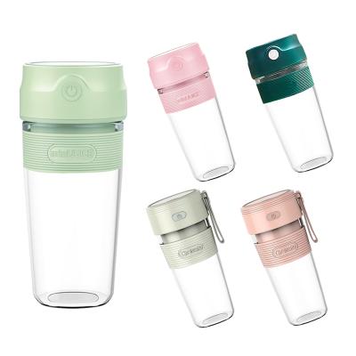 China Outdoor Portable Mini Cup Home Fruit Juicer Wireless Rechargeable USB Small Fruit Juice Blender for sale