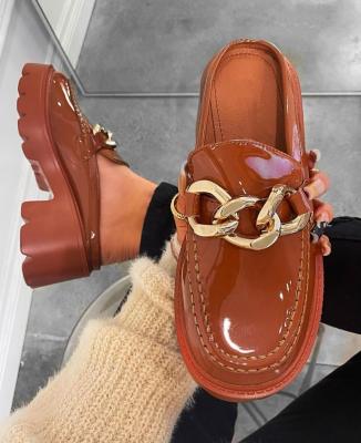 China CUSHIONING LESLIDES Women Mules Slipper Slides Casual Flip Flops Around Toe New Arrival Design Gold Chain Closed Slip On Shoes for sale