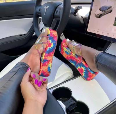 China 2021 New Style Thick Bottom Colorful Cross Anti-slippery Rhinestone Transparent Slippers Female Plus Size Sandals for sale