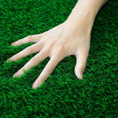 China Hot Selling Large Custom Artificial Grass Leisure Turf Artificial Green Short Grass Green Backyard Long Synthetic Outdoor Yard for sale