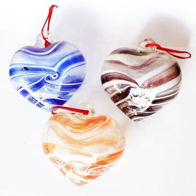 China Christmas Garden Oranments Or Birthday Gifts Hanging Large Murano Glass Ribbon Stripes Friendship Heart Shaped Charm Staring Balls For Garden Ornaments Crafts for sale