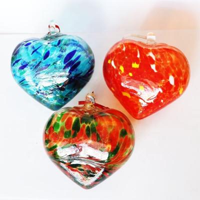 China Valentine Crafts Murano Art Glass Unique Gift Eco-Friendly Blown Glass Ball Hollow Heart Shaped Heart Ornaments Hanging Wholesale for sale