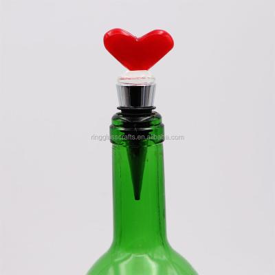 China Non Spill Factory Custom Made Reusable Red Bottle Stopper Glass Heart Wine Bottle Stopper Zinc Alloy For Wedding Favors for sale