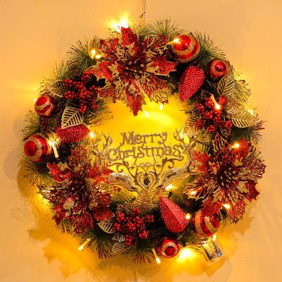 China 2022 Wholesale Eco-friendly Red Wreath Christmas Decoration Artificial Flower Christmas Light Wreath for sale