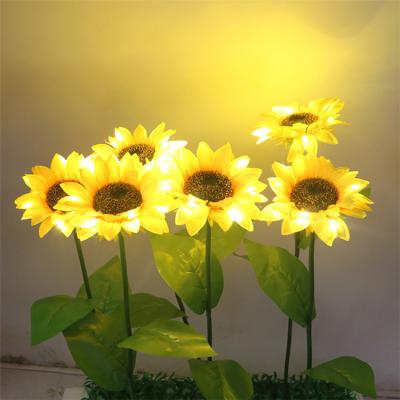 China Outdoor Decorative Sunflower Solar Power Light Outdoor Yard Garden Decoration Landscape Lighting Waterproof LED Solar Light Sunflower Lawn Lamp for sale