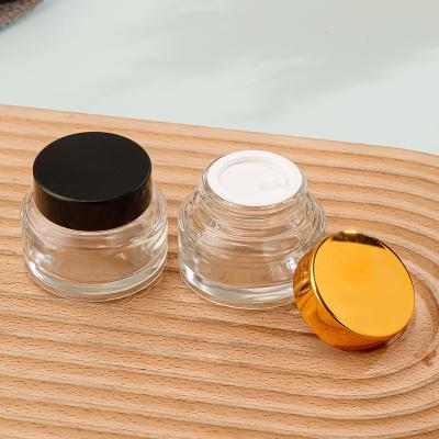 Chine Bouteille en verre cosmétique simple à étanchéité UV en verre électroplaté Bouteilles de soins de la peau à vendre