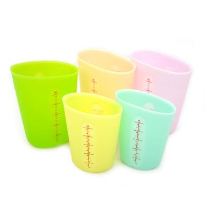 China Viable 250ml and 500ml silicone silicone mixing measuring cups set of 2 for sale