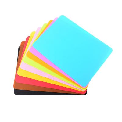 China Viable Thicken 0.8 Mm Heat Resistant Silicone Waterproof Table Mat 40 X 30 Cm For Dining for sale