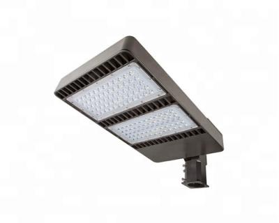 China ROAD Available Stock in USA High Quality Outdoor High Efficiency IP65 130LM/W 50W 100W 200W 300W 400W 500W LED Parking Lot Street Light for sale