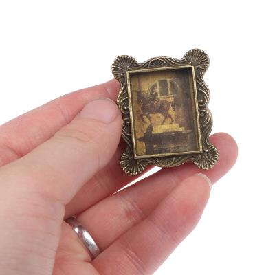 China Retro Cartoon Toy 1:12 Dollhouse Picture Frame Photo Frame Miniature Doll House Prop Toy for sale