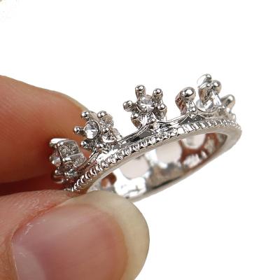 China Miniature Model Dolls Accessories Kids Mini Metal Crown Princess Headwear Dollhouse 1:12 Cartoon Toy Pretend Toys for sale