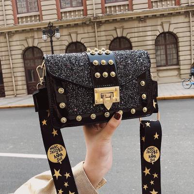 China Fashion 2022 New Wholesale Women'S Wear Rivet Sequins Fashion Women'S Shoulder Bags for sale