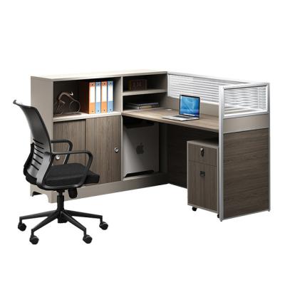 China 2022 Modern Design Fine Hot Sale Workmanship Office Furniture Desk 4 Seater 4 Person Commercial Office Workstation Table for sale