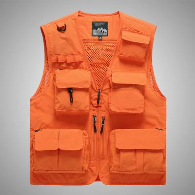 China Practical Men's Anti-wrinkle Vest Mountaineering Service Fishing Sleeveless Coat With Mulity Pocket Mens Clothing for sale