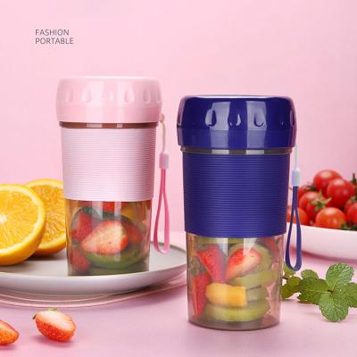 China Portable Plastic Cup Puller Cup Juicer Car Juicer USB Rechargeable Juicer Blender Blender for sale