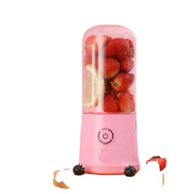 China Portable Personal Car USB Blender Juicer Cup For Smoothies Shakes Plastic Mini Travel Water Bottles Blender Juicer for sale