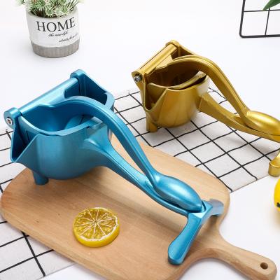 China Manual Car Aluminum Alloy Fruit Hand Press Squeezer for Fresh Ginger Orange Citrus Pomegranate for sale