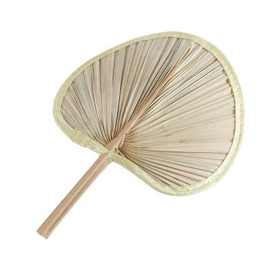 China Promotional Gifts Chinese Style Natural Dried Palm Leaves Palm Leaves Hand Fan for sale