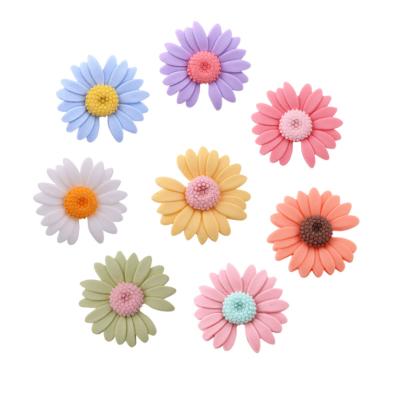 China Vintage Wholesale 21mm Resin Brooch Charm Colorful Gaped Cute Sunflower Cabochon Brooch Lovely for sale