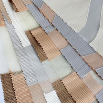 China Blackout 2022 New zebra print fabric for roller blind curtain manufacturer fabric cutting table zebra blinds for sale