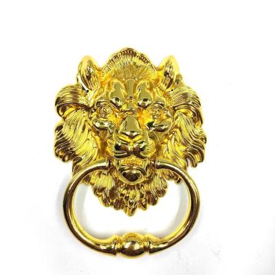 China Shiny Gold Decorative Zinc Alloy Pull Ring Handle Door Knocker Lion Head Round Drop Door Traditional Furniture Hardware for sale