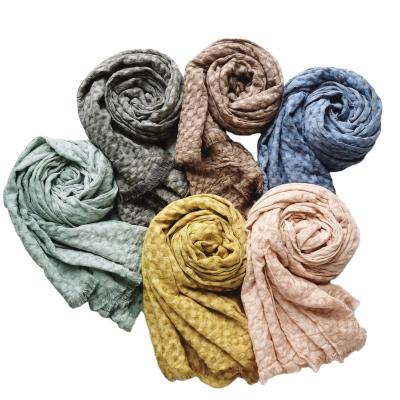 China Hot Selling Cotton Plain Pom Pom Dot Crinkle Muslim Hijab Headscarf Shawl Wrap Islamic Scarves for sale