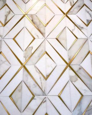 China Brass Parquet DTH Stone Calacatta Marble Mosaic For Interior Decortion for sale