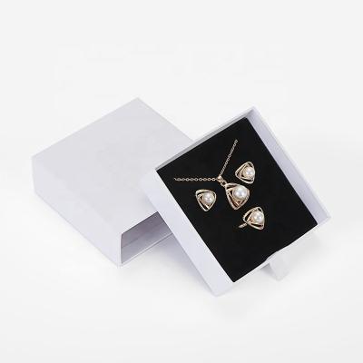 China Pull Out White Drawer Type Jewelry Packaging Boxes For Earrings for sale