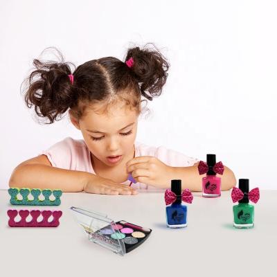 China Amazon Hot Selling Kid Play Toy Sparkle More Shine Bright Nail Art Set And Makeup Set SM053044 for sale