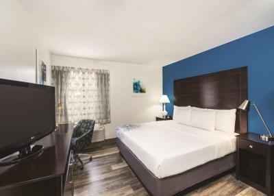 China El último sistema expreso de los muebles del cuarto de invitados del hotel de Holiday Inn del azul laminado de la tabla en venta