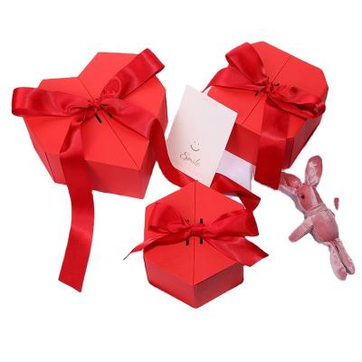 China Handmade Octagonal Red Rose Hexagon Magnetic Heart Shaped Valentine's Day Gift Box In Stock With Ribbon for sale